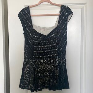 Anthropologie top black/white NWT